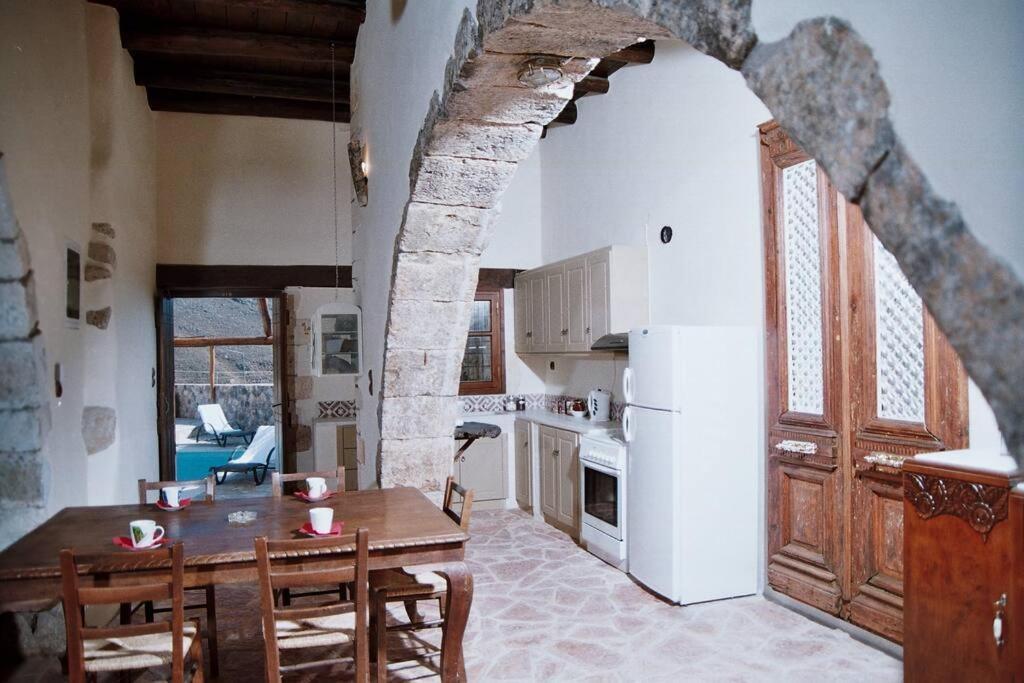 Traditional Villa With Pool In Sfakia Imbros Dış mekan fotoğraf
